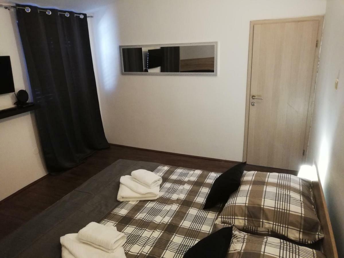 Apartmani Zdenka Savar-Maslina Екстер'єр фото