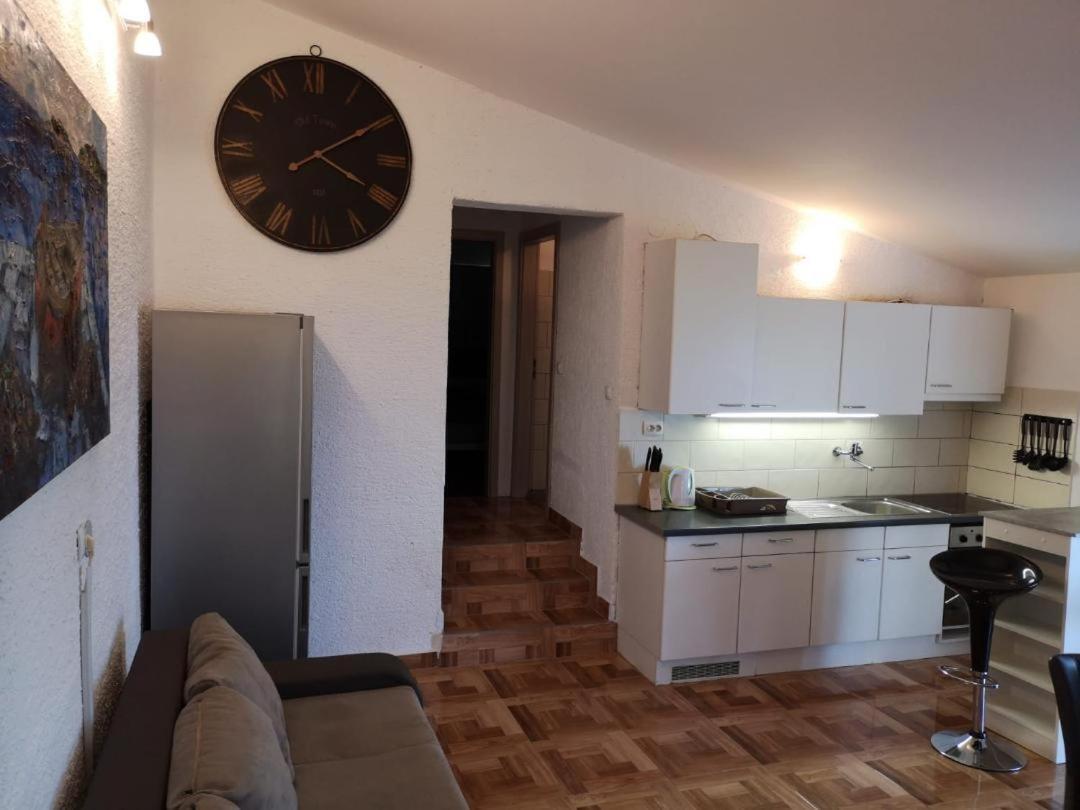 Apartmani Zdenka Savar-Maslina Екстер'єр фото